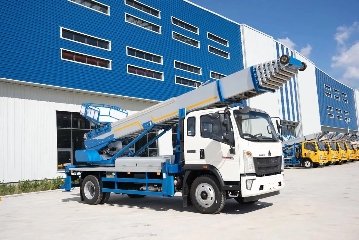 扶沟出租云梯车高空作业车 建筑垃圾搬运