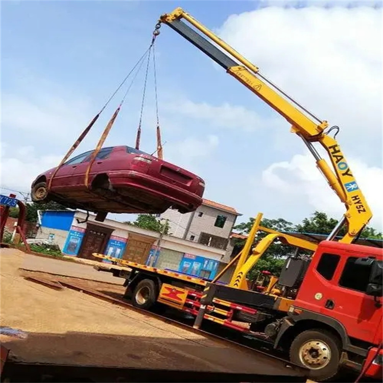 扶沟吊车吊汽车的正确方法